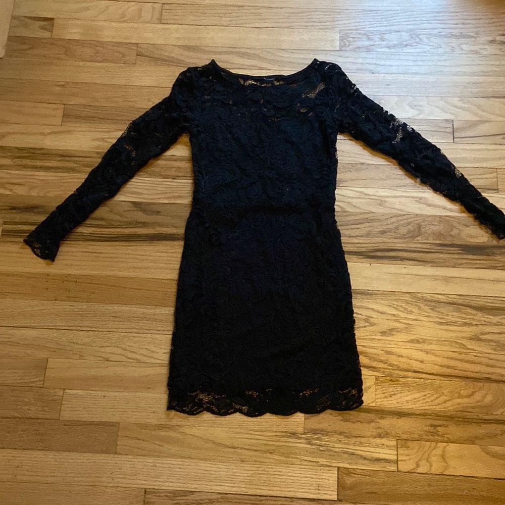 Black cute dress with lace on top